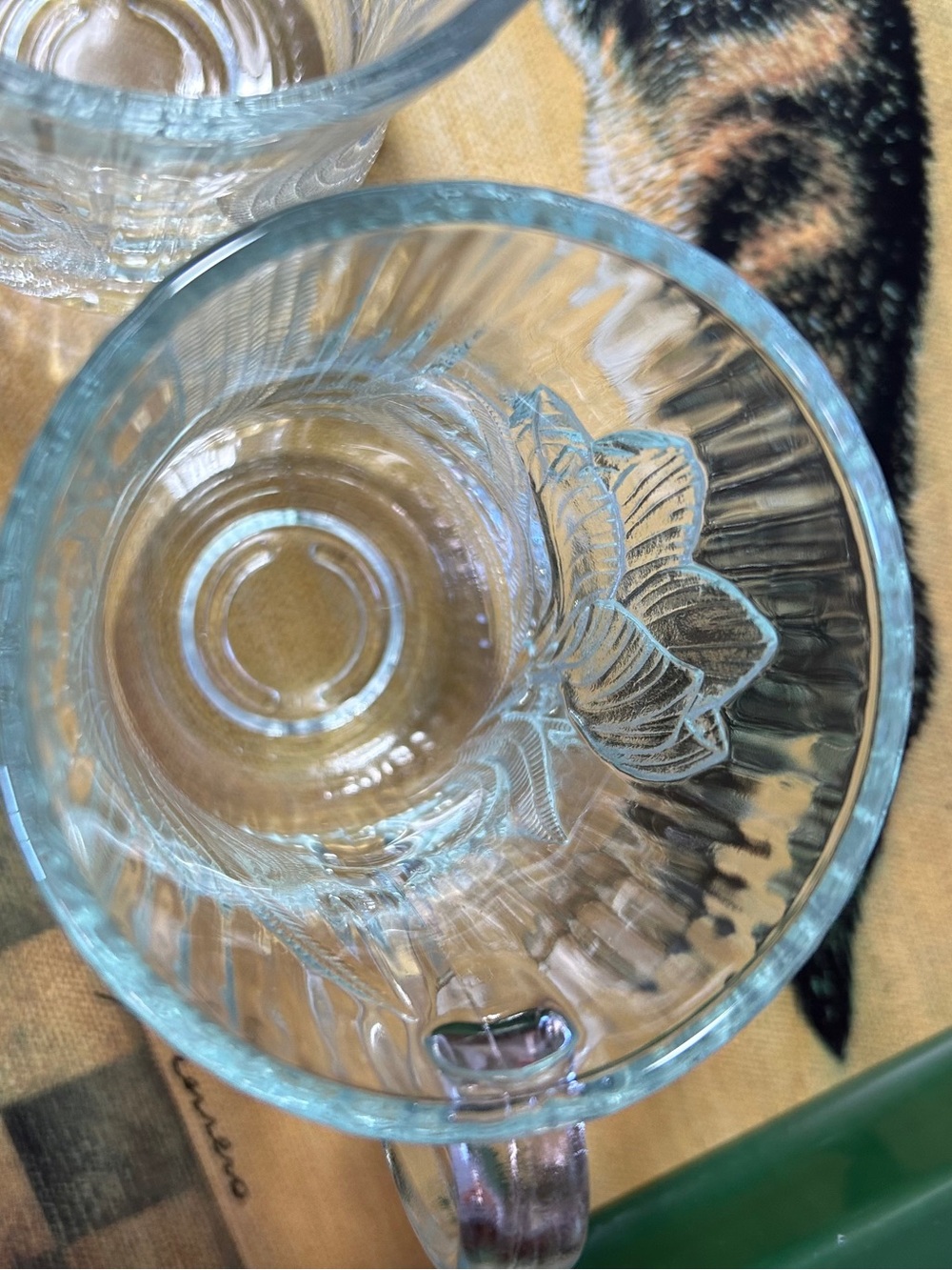 Vintage Arcoroc Canterbury Crocus Clear Glass Mugs Set of 2 - Picture 8 of 11